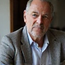 Foto de Carlos M. con una expresión de calma y bienestar.